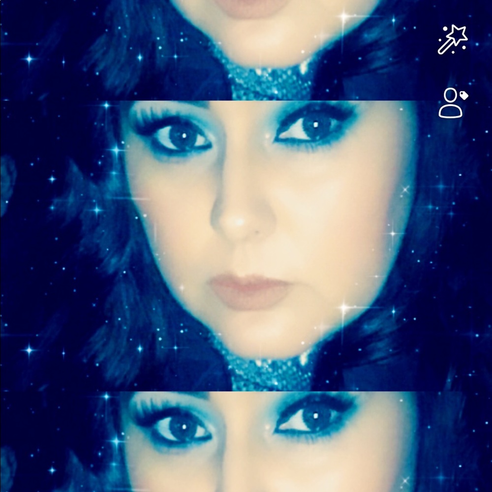 Meet your Posher, Laura